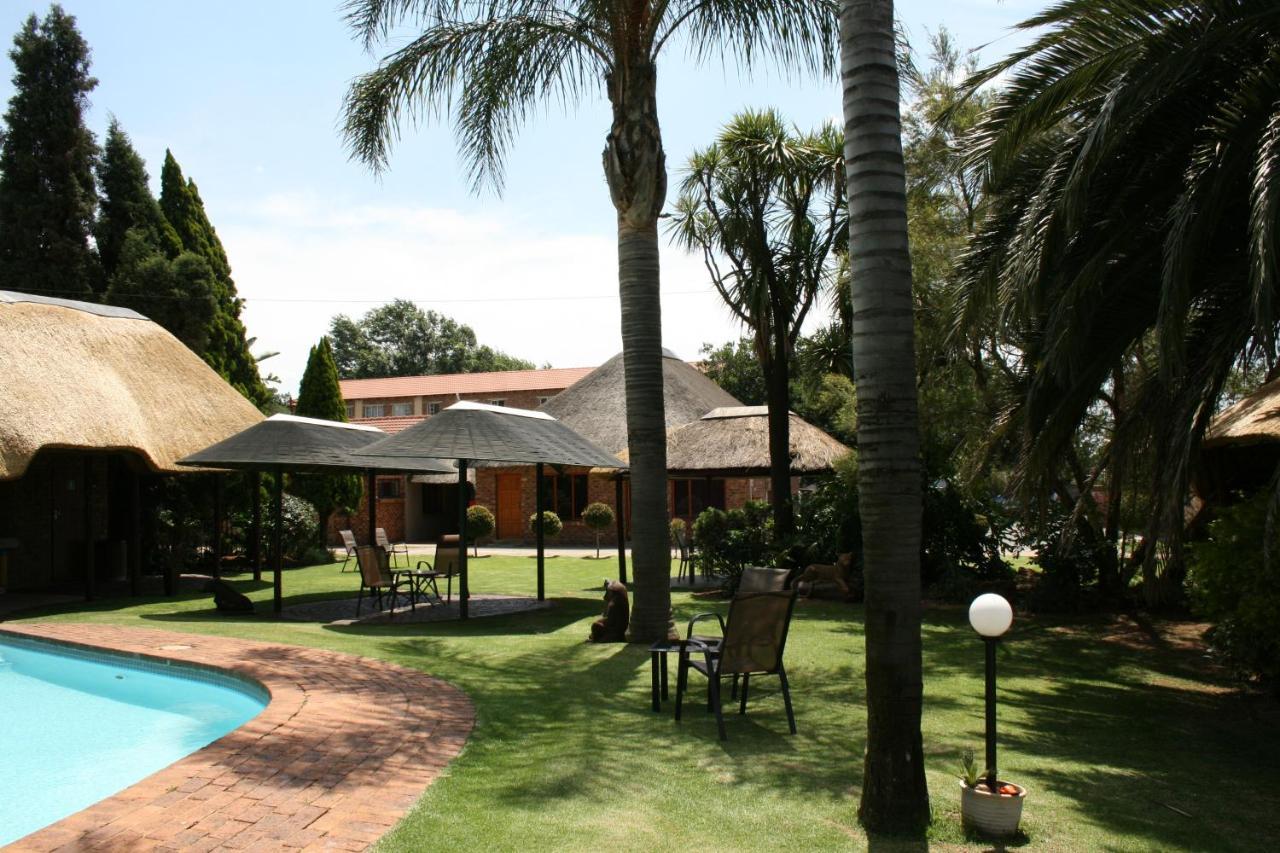 Aero Guest Lodge Kempton Park Esterno foto